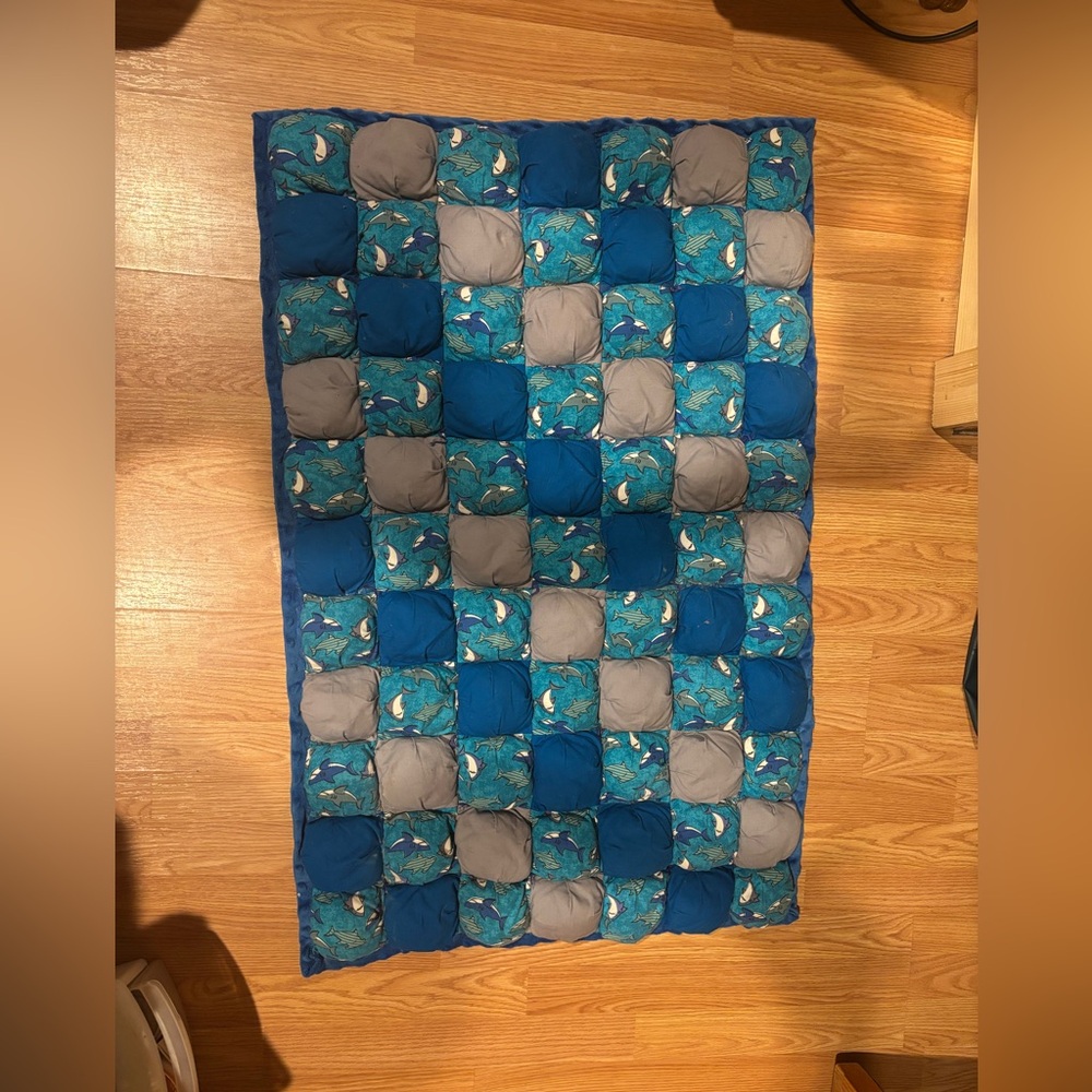 Blue and Gray Shark Bubble Quilt